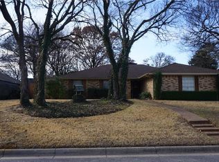 7733 Miracle Ln, North Richland Hills, TX 76182