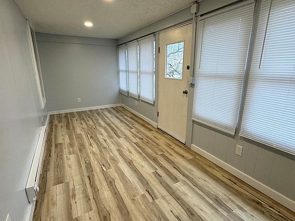 5th image of 705 W Ewing Ave