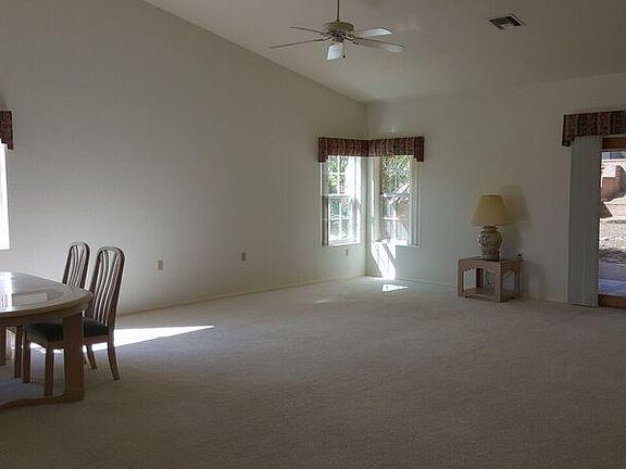 5th image of 1061 N Avenida Chuska