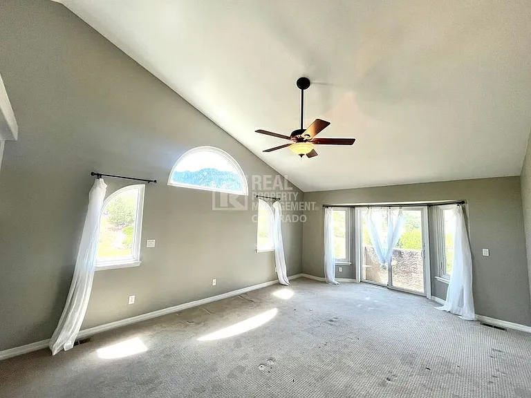 5016 Briscoglen Dr — Photo 12