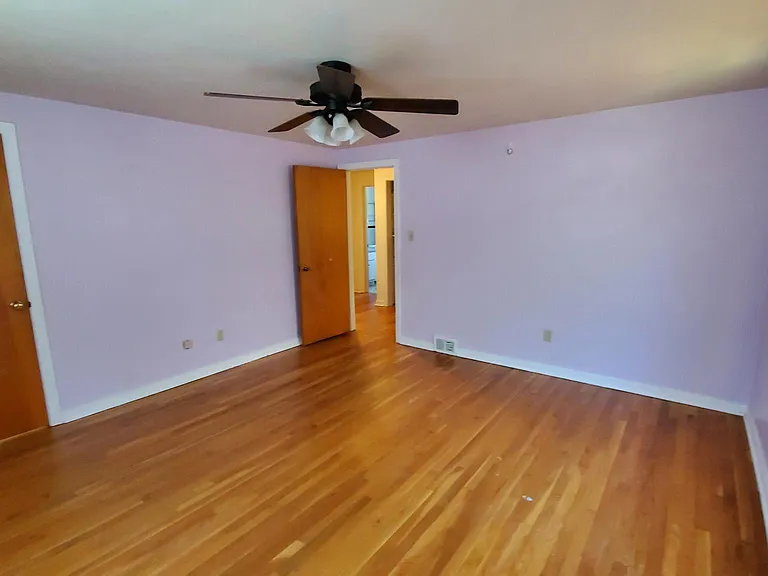 Medium Bedroom 15x16