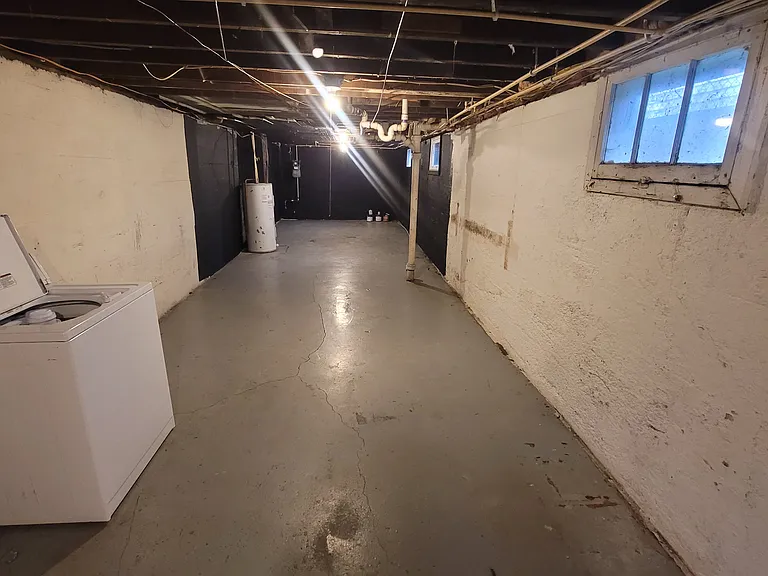 33 York Ave — Photo 15