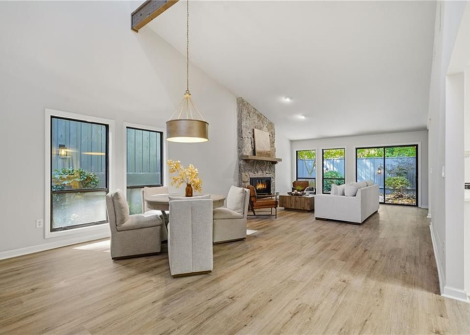 1st image of 2930 Sawtooth Cir