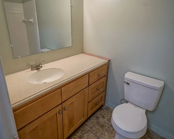 2304 Hartsfield Ct #B — Photo 15