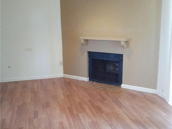 3rd image of 1011 Ennis Joslin Rd APT 210