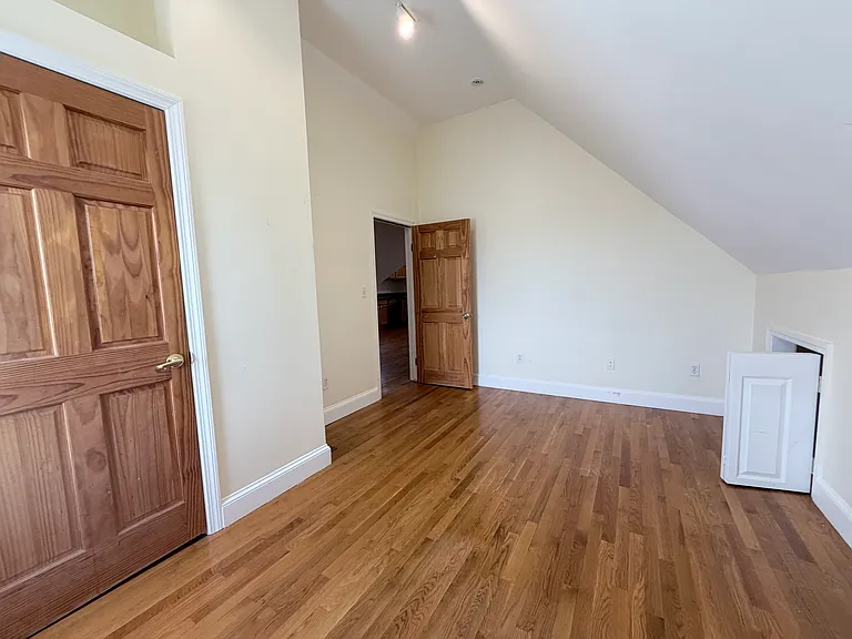 30 Hume Ave #3 — Photo 13