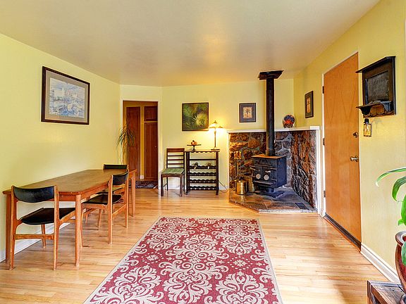 3rd image of 16009 30th Ave NE