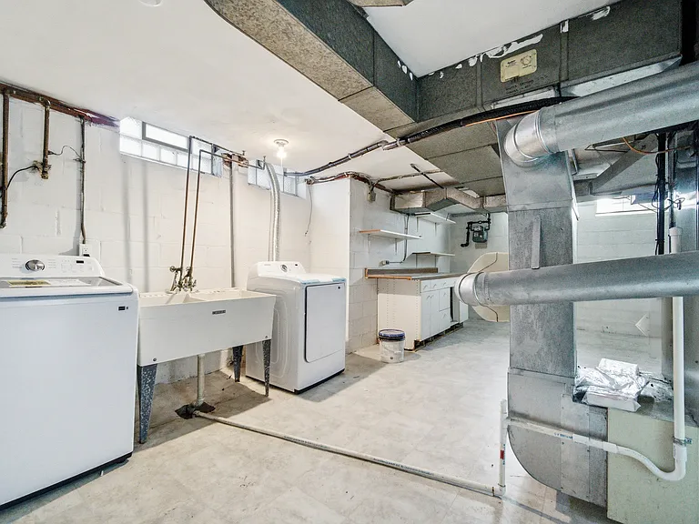 4037 Washington Blvd — Photo 31