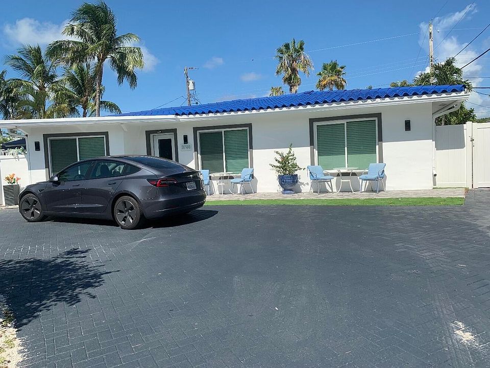1st image of 3760 NE 16TH Avenue