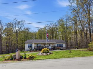 25 Schnakenberg Rd, Equinunk, PA 18417