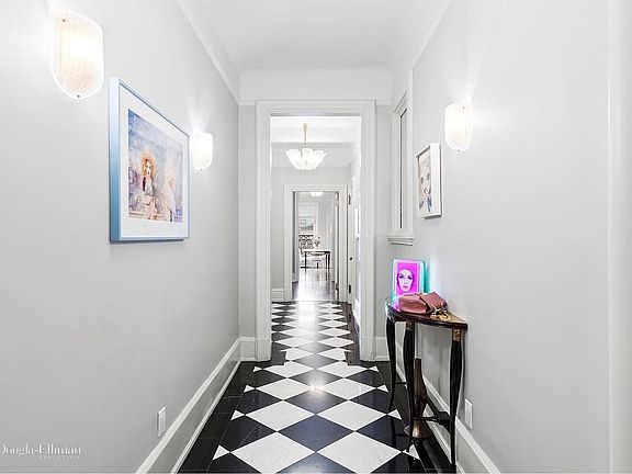 4th image of 2109 Broadway #11/126
