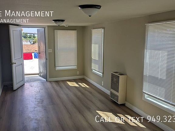 3rd image of 134 1/2 W 118th Pl