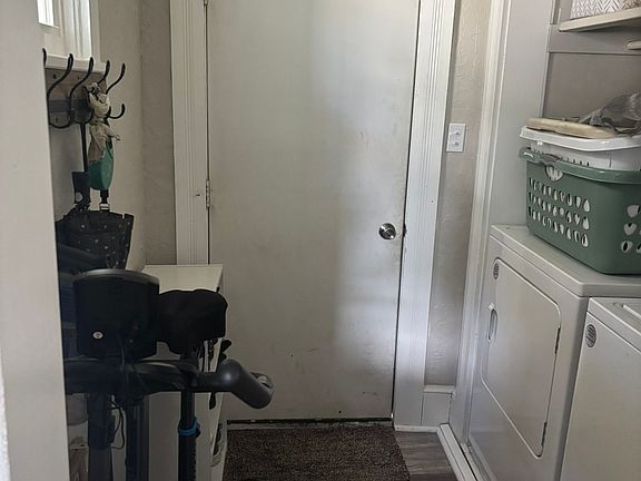 4th image of 10 Norwood Ave #A