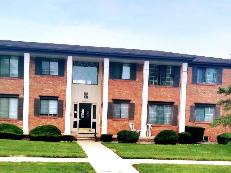 1st image of 20825 N Eastlawn St E #61