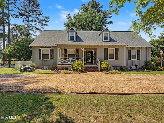 2nd image of 902 Rollingwood Drive NW