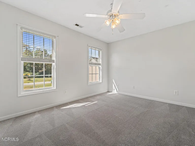 172 E Ridge Ct — Photo 14