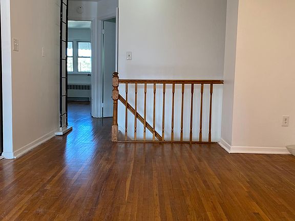 5th image of 442 Saint Lawrence Ave #2