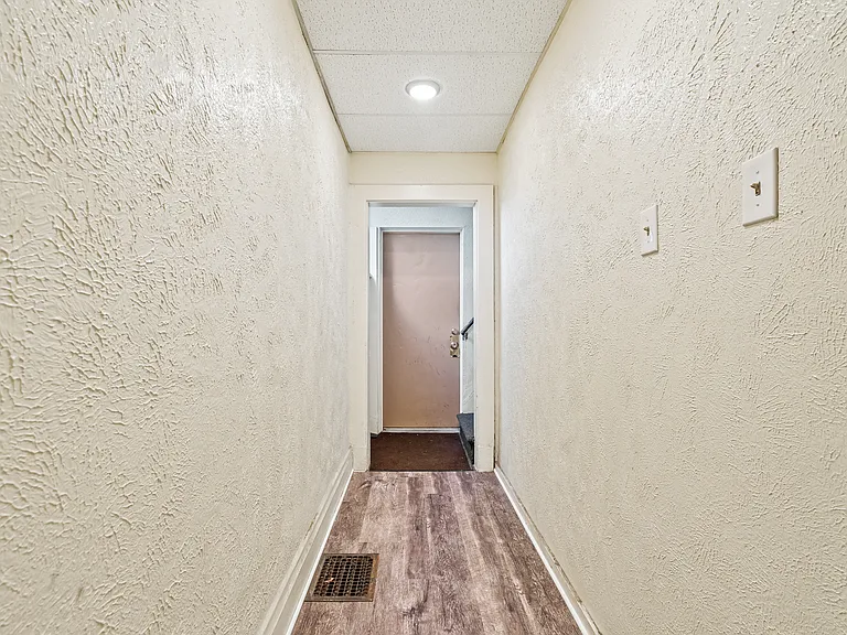 1224 N Franklin St #1 — Photo 2