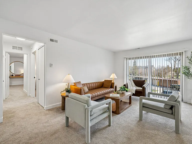 ReNew Franklin Hills — Photo 4