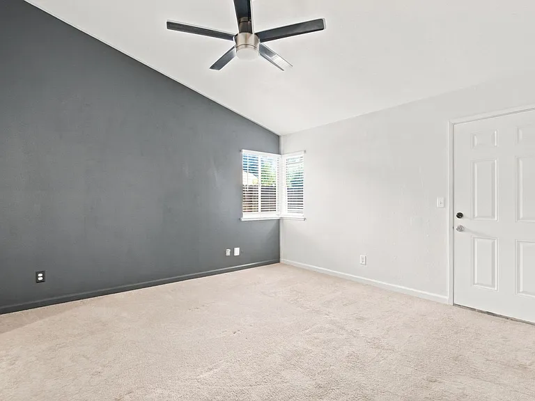 8034 Fairlands Way — Photo 16