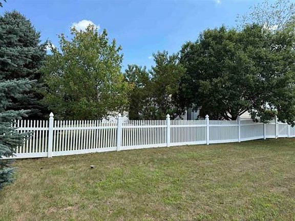 2nd image of 4195 Glenmore Rd