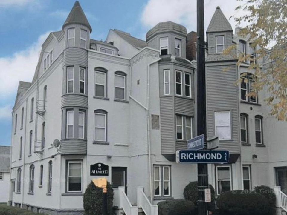 1st image of 232 Richmond Ave #15