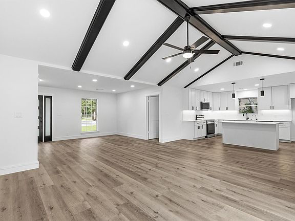 4th image of 2203 Foxcroft Cir