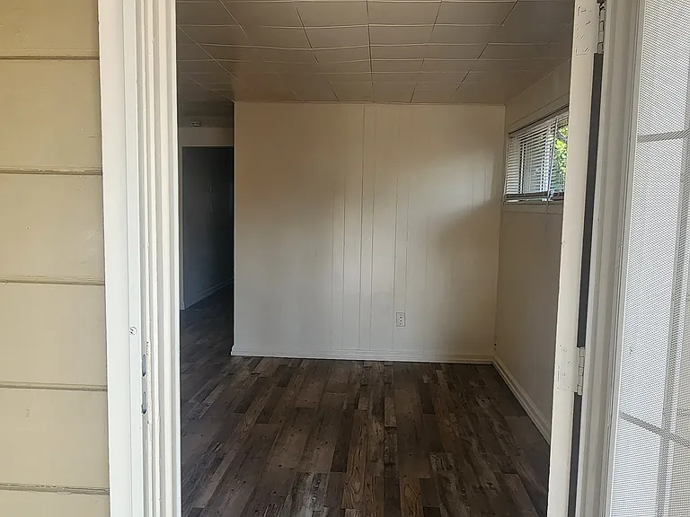 1218 S Watson St — Photo 4