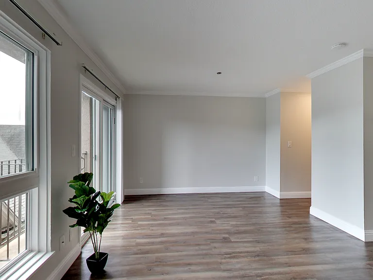 378 Van Buren - Renovated 2bed and 1bed units - Beautiful Building! — Photo 20
