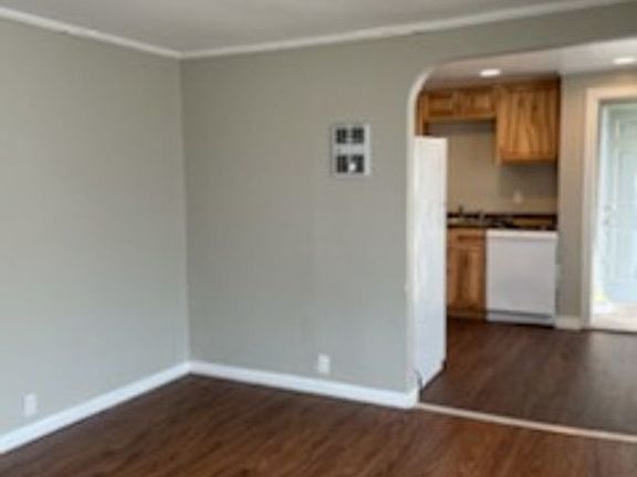 4th image of 921 E 27th Ave