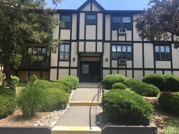 926 Sierra Vista Ln, Valley Cottage, NY 10989