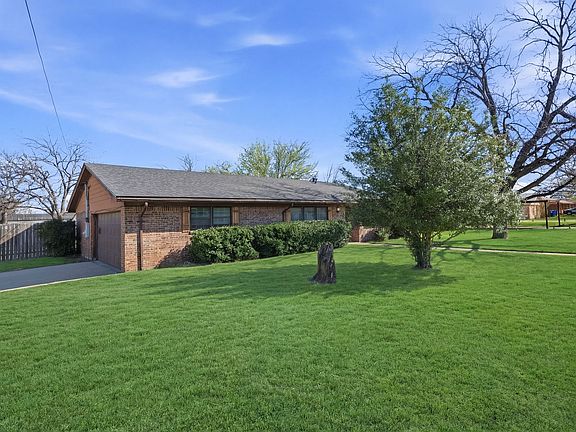 4th image of 1408 Primrose Ln