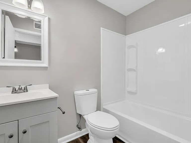 Eastwood Apts — Photo 6