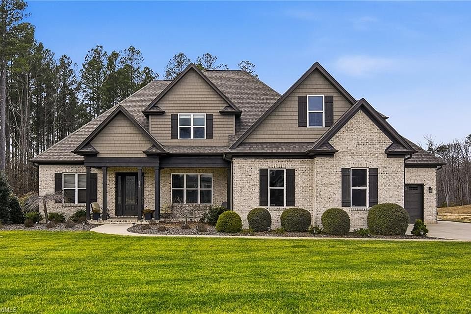 1st image of 114 Old Heritage Dr