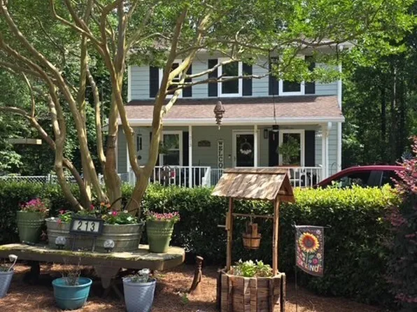 213 Hidden Lakes Dr, Toccoa, GA 30577