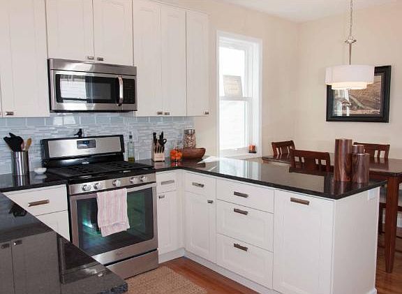 3rd image of 1405 Saint Clair Ave