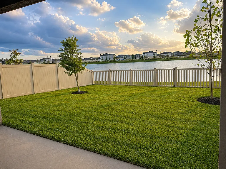 Private Fenced Backyard Oasis
Fully fenced backyard overlooking tranquil water views_ideal for relaxing mornings and sunset