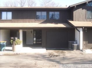 1738 McKnight Rd N, Maplewood, MN 55109