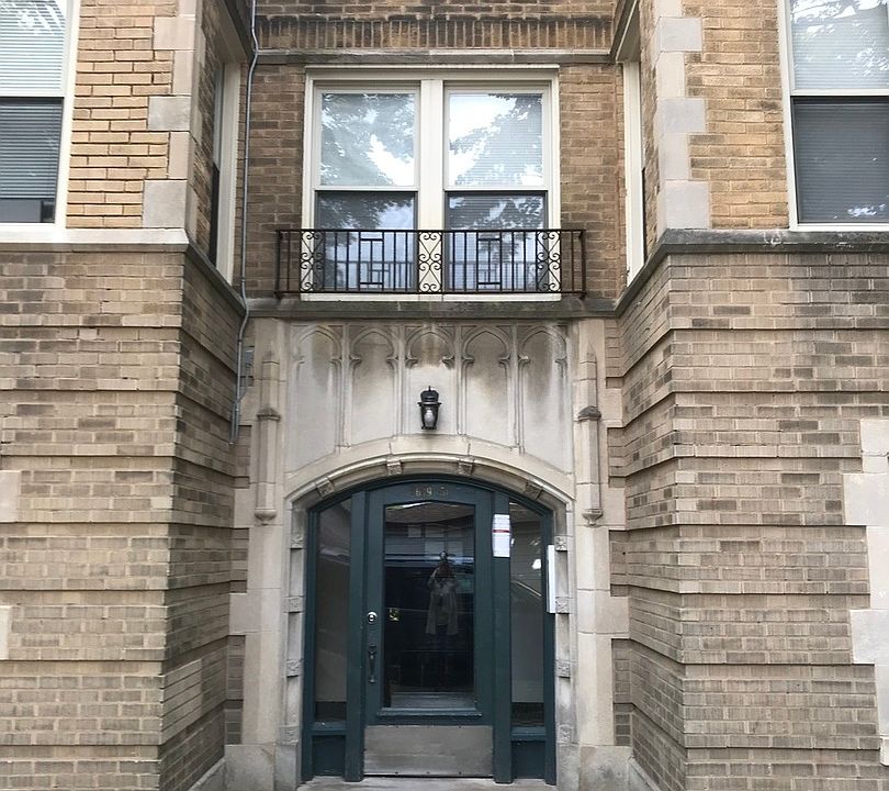 1st image of 2651 W Arthur Ave APT 3