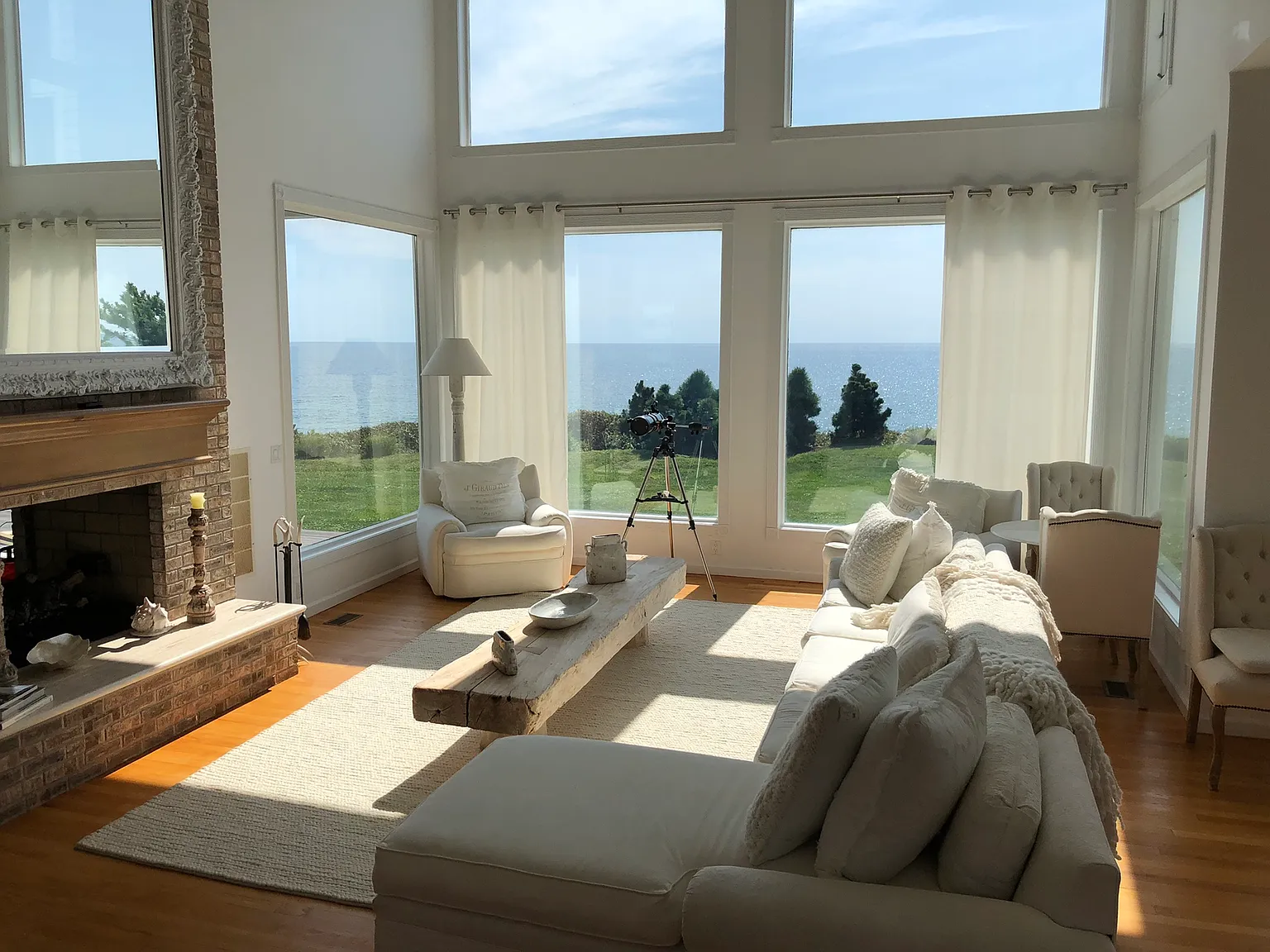 Montauk Oceanfront Home Plus Membership to Montauk Lake Club — Photo 3