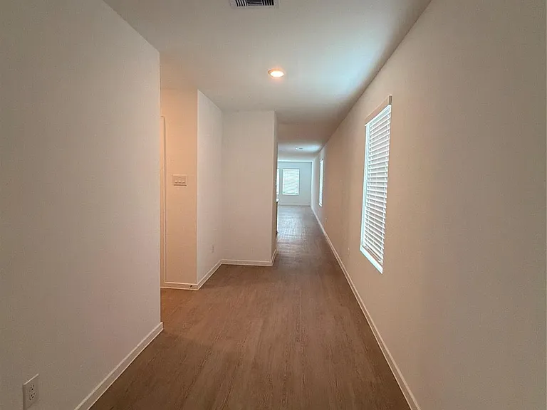 15014 Tremaine Ct — Photo 2