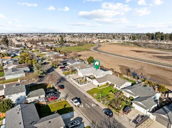 7555 32nd St, Sacramento, CA 95822