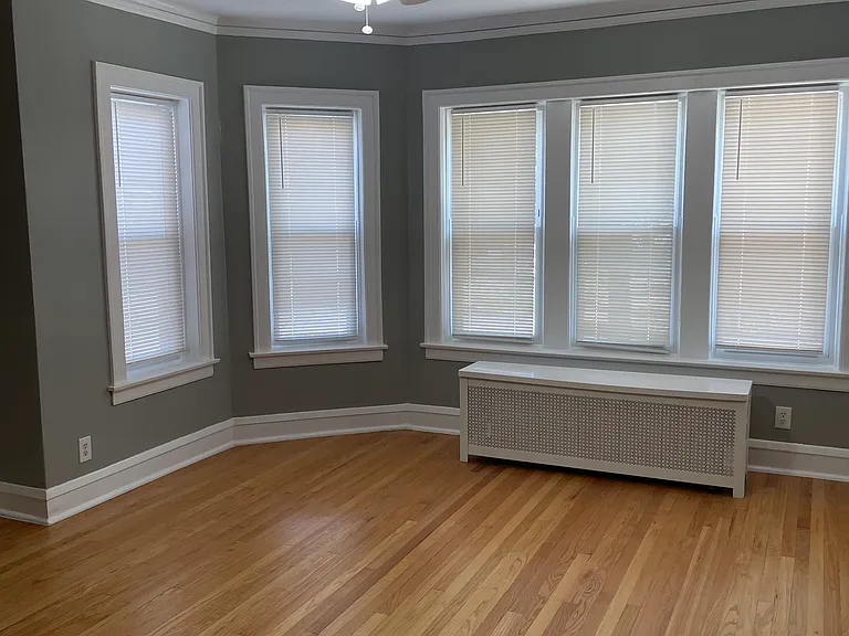7200 S Rhodes Ave #1 — Photo 3
