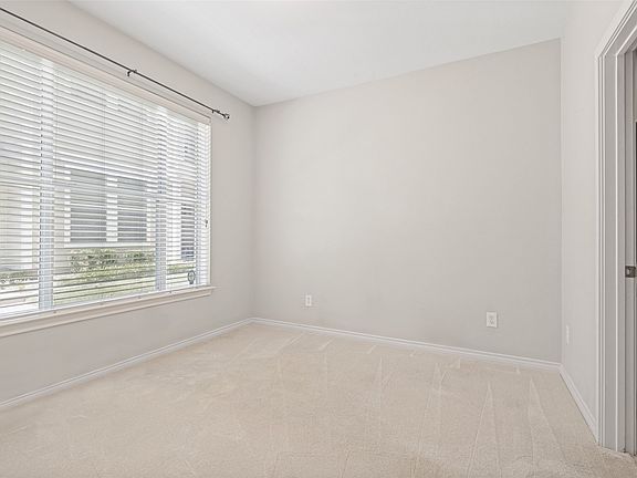 5th image of 4121 McKinney Ave APT 32