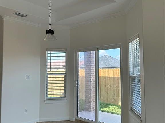 3rd image of 1209 W Franklin Ave