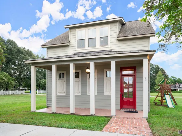331 Sycamore Cir, Brusly, LA 70719
