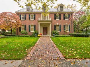 35 Douglas Rd, Rochester, NY 14610