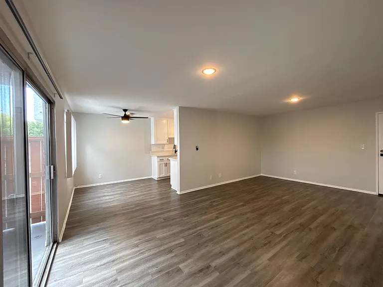616 North Sweetzer Avenue — Photo 12