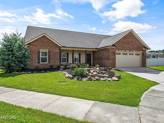 2nd image of 556 Greystoke Ln