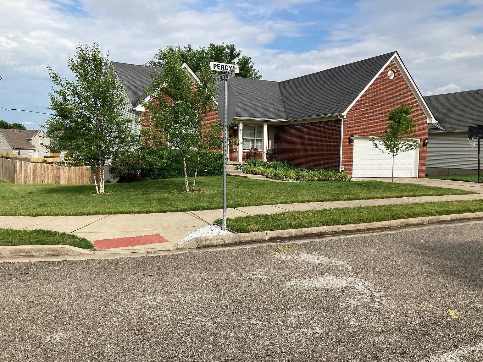 3 bed, 1900 sqft, $1,800 — Photo 1